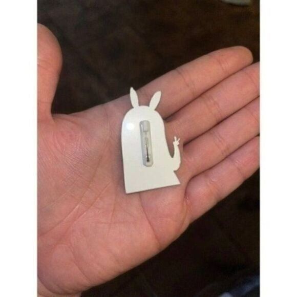 3/20 Spirited Away Peace Pin - Picture 2 of 2